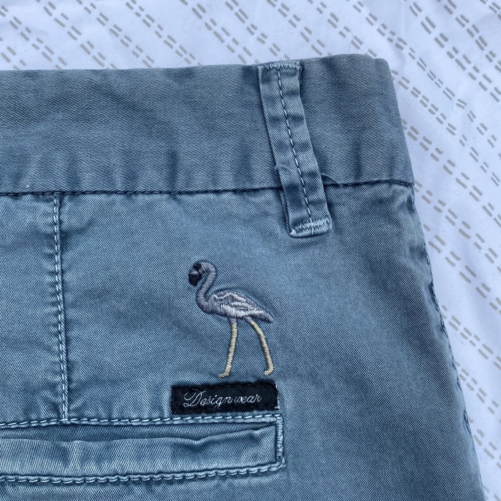 Paradise USA. Flamingo Embroidered Shorts. Size Medium